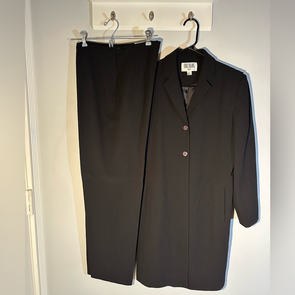 BILL BLASS POWER SUIT W/ LONG JACKET